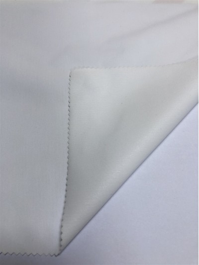 DG-PGSG  PSCC19124  20D雙面布+高溫膜+20D單面布  56''  110±10gsm   100%poly   MOQ:1500y 45度照